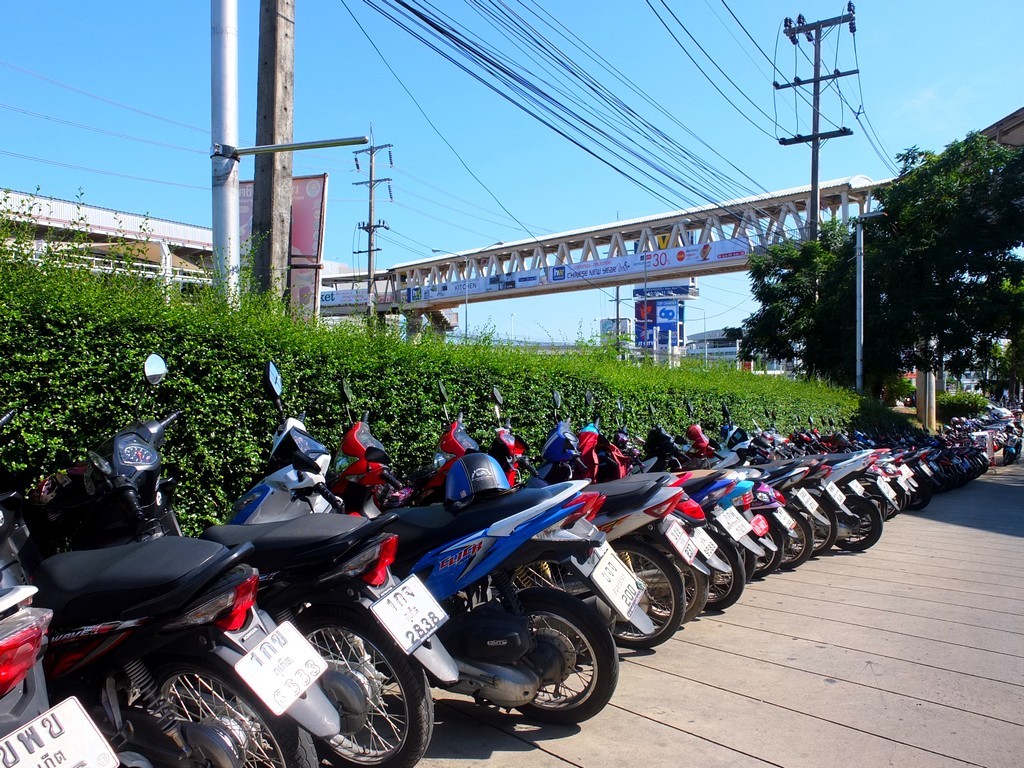 thailande_scooters
