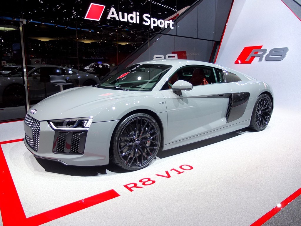 audi_r8-v10-2