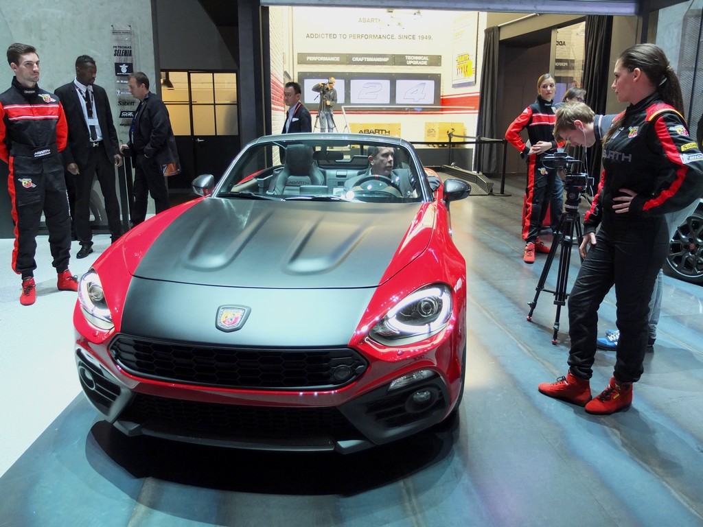 Fiat 124 Spider Abarth (salon de geneve 2016)