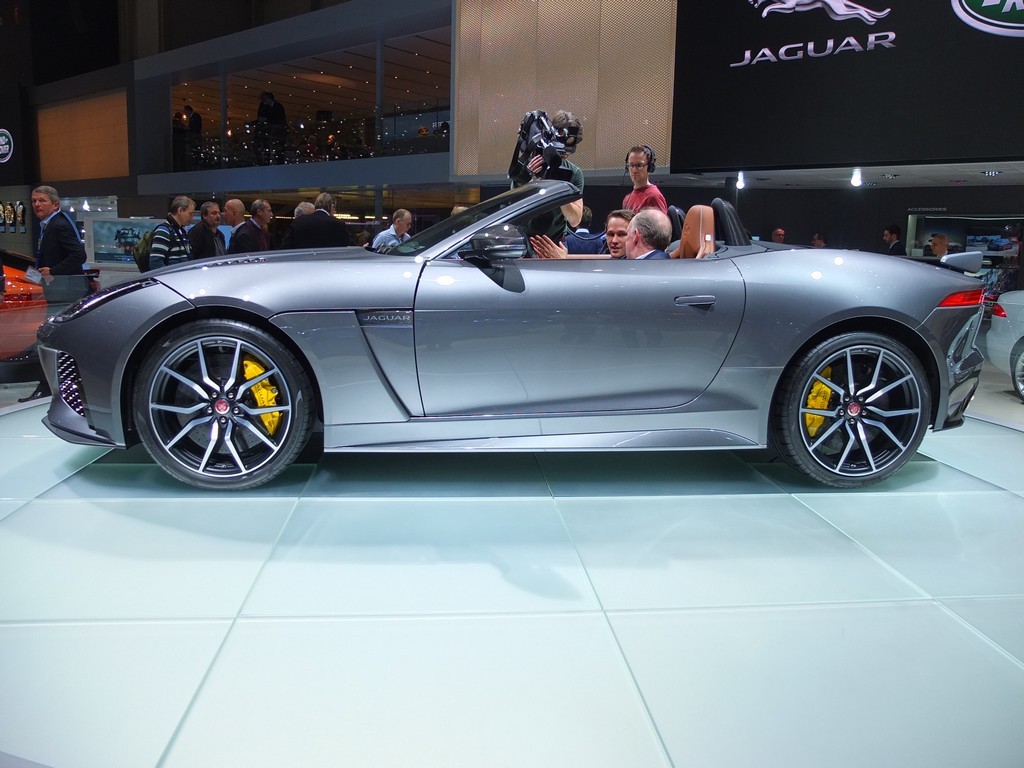 jaguar_f-type-svr