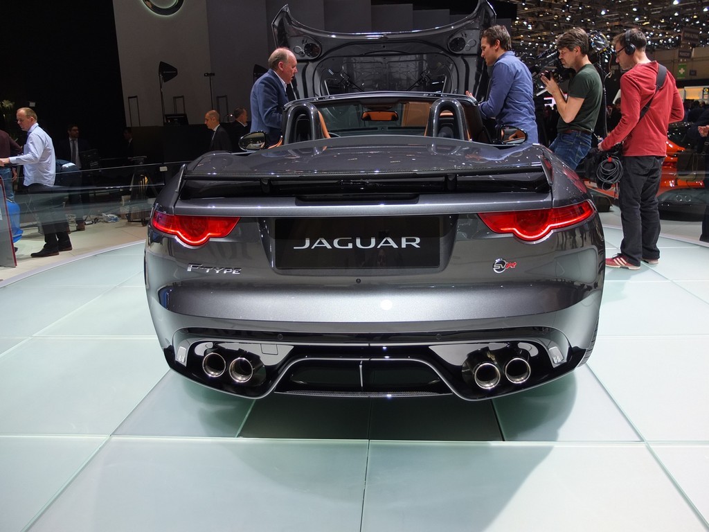 jaguar_f-type-svr3