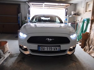 ford_mustang_convertible_garage