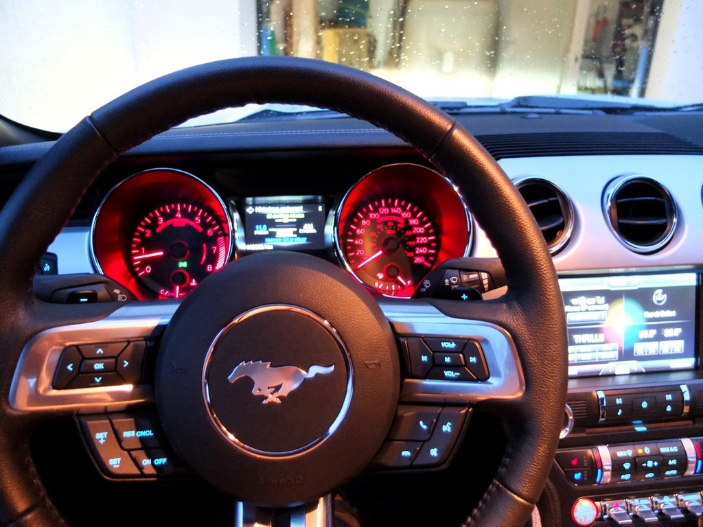 ford_mustang_interieur6