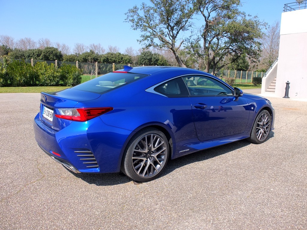 lexus_rc_bleu