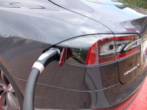 Tesla model S en charge