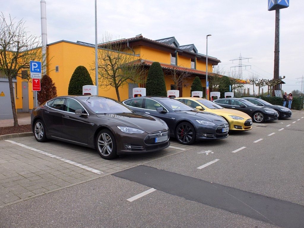 Tesla model S en charge