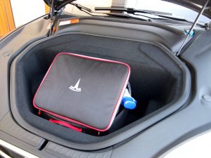 Tesla model S coffre