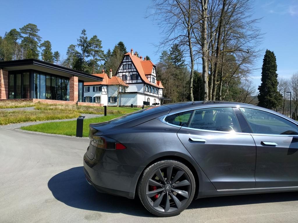 tesla_model-s_villalalique