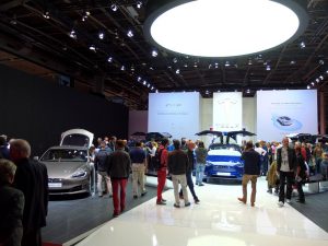 stand tesla - Mondial Automobile Paris 2016