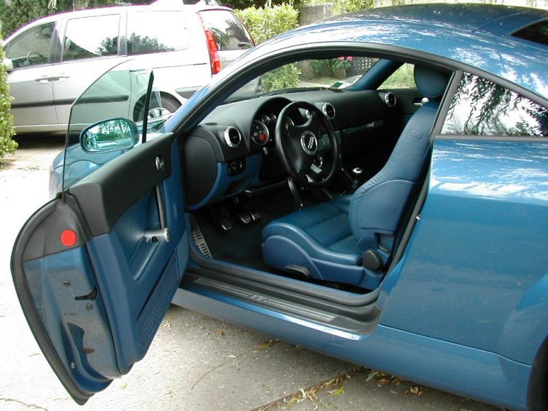 audi tt mk1 intérieur bleu