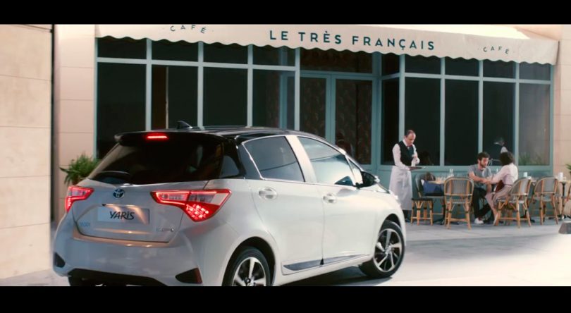 publicité Yaris très francaise