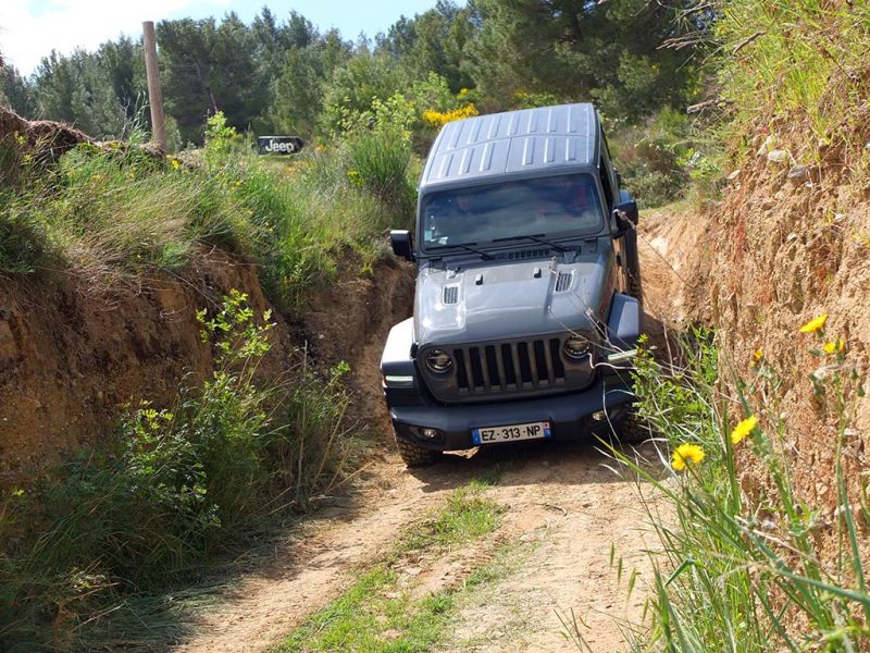 Jeep Academy en Jeep Wrangler Rubicon (domaine de chateau de Lastours)