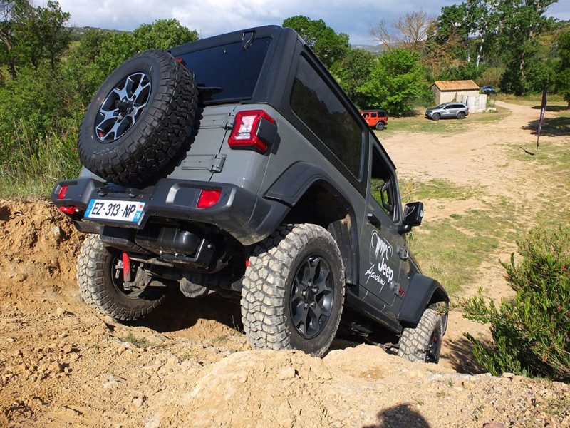 Jeep Academy en Jeep Wrangler Rubicon (domaine de chateau de Lastours)