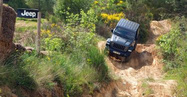 Jeep Academy en Jeep Wrangler Rubicon (domaine de chateau de Lastours)