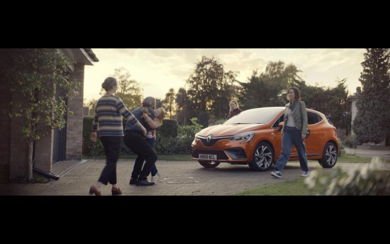 Pub renault clio 30 ans au royaume uni