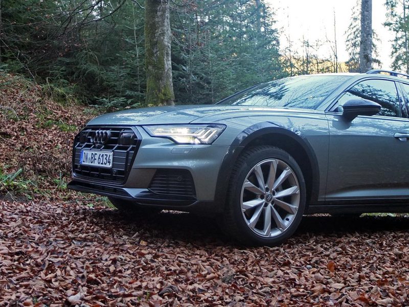 Audi A6 allroad quattro 2019 (vert gavial)