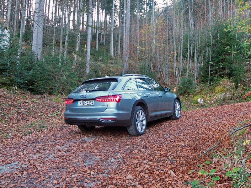 Audi A6 allroad quattro 2019 (vert gavial)