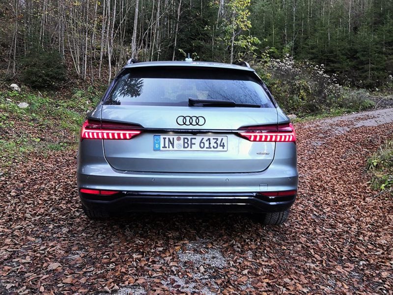 Audi A6 allroad quattro 2019 (vert gavial)