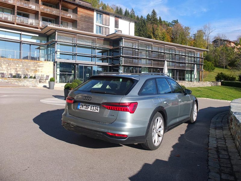 Audi A6 allroad quattro 2019 (vert gavial)