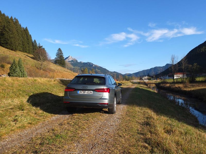 Audi A6 allroad quattro 2019 (vert gavial)