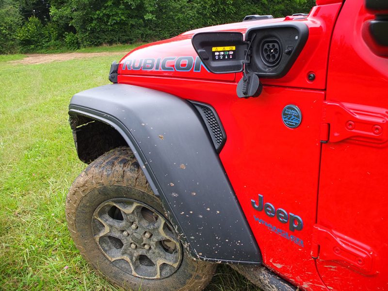 Jeep Wrangler 4xe - prise de charge